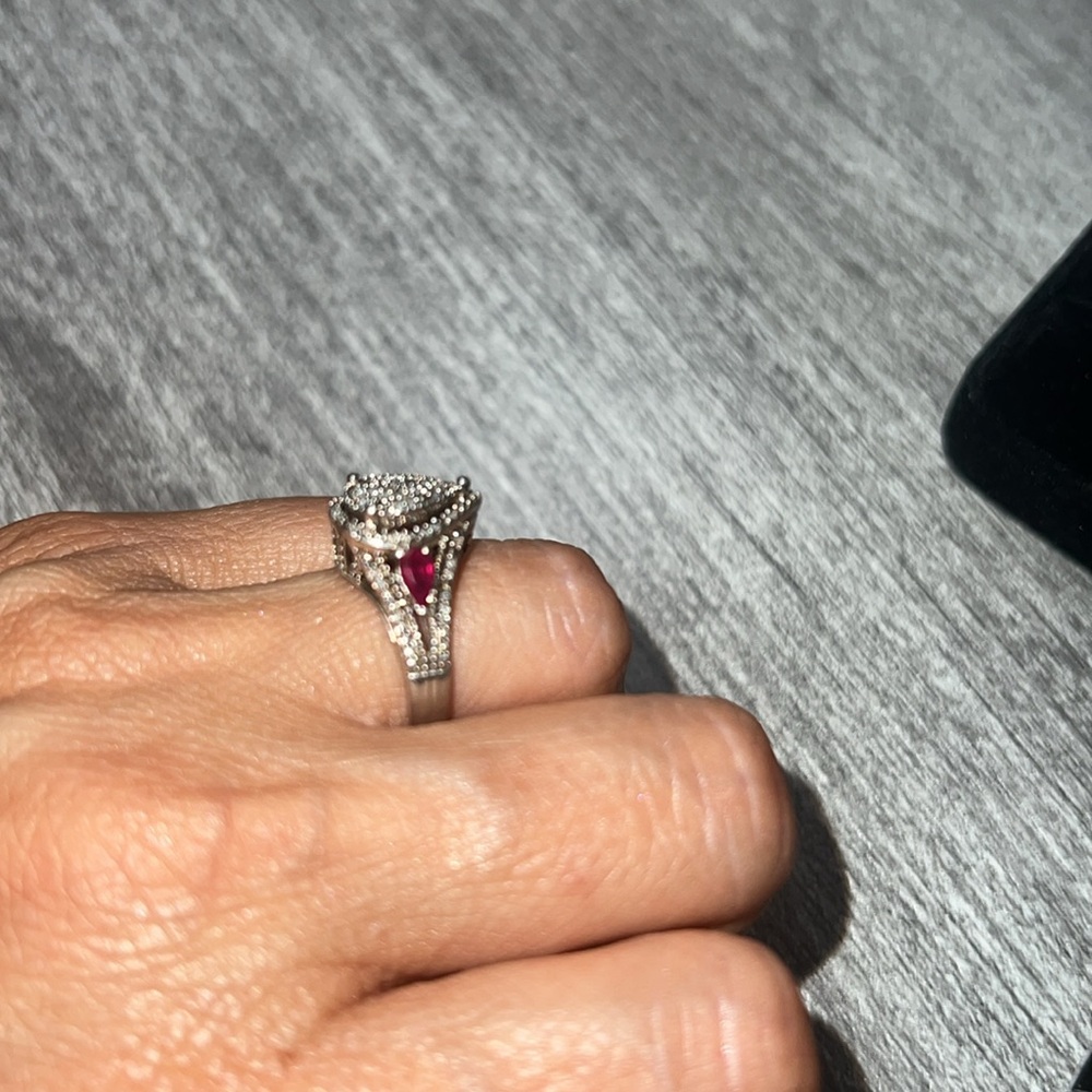 DIAMOND  and Ruby RING - Picture 6 of 15